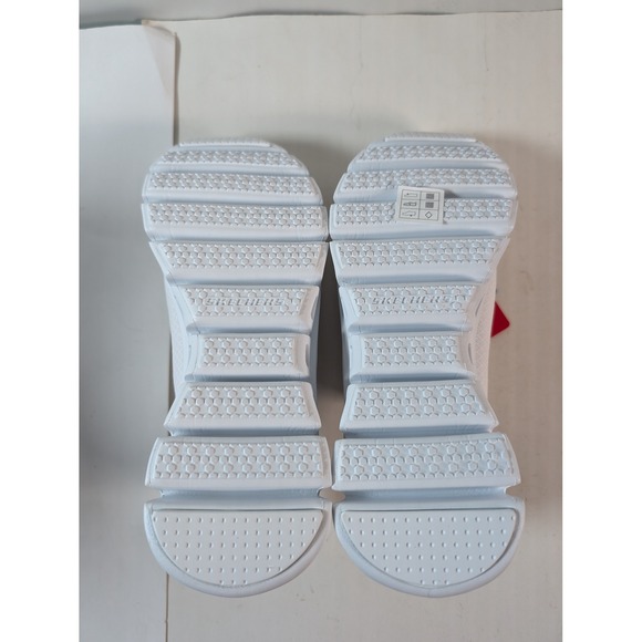 Skechers Womens Size 8 White Slip On Sneakers Machine Washable Lightweight - Picture 5 of 9